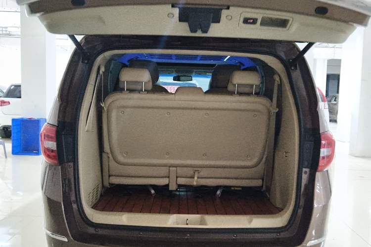 Used Buick GL8 2018 28T Luxury Model China VI Standard Trunk