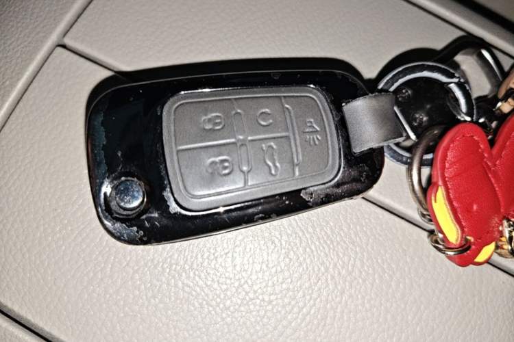 Used Buick GL8 2018 28T Luxury Model China VI Standard Vehicle Key