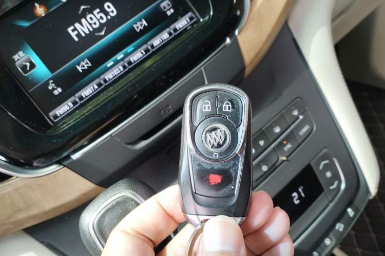 Used Buick GL8 2018 ES 28T Comfort Model China VI Standard Vehicle Key