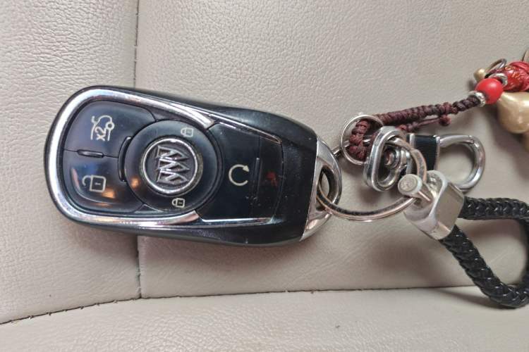 Used Buick GL8 2018 28T Luxury Model China VI Standard Vehicle Key