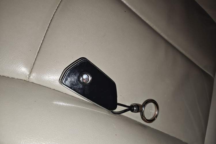 Used Buick GL8 2018 28T Luxury Model China VI Standard Vehicle Key