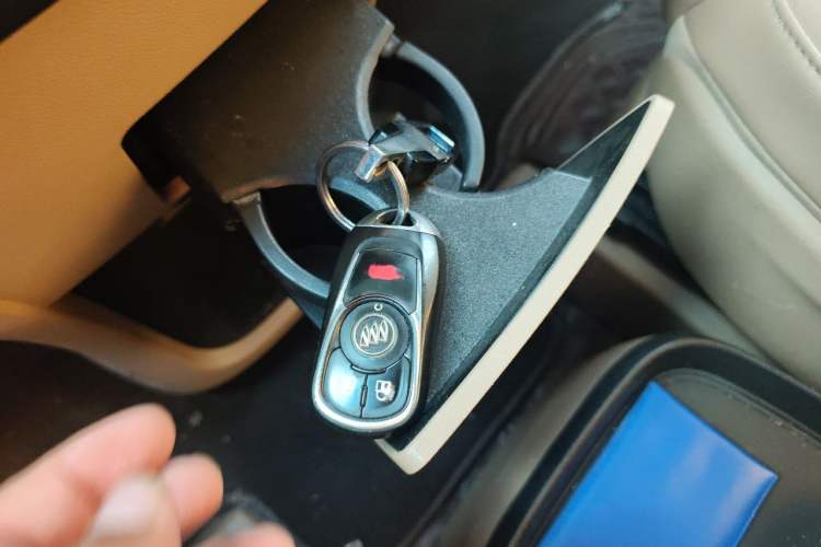 Used Buick GL8 2018 ES 28T Premium Model China VI Standard Vehicle Key