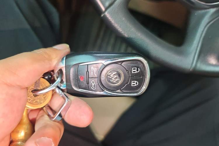 Used Buick GL8 2018 ES 28T Luxury Model China VI Standard Vehicle Key