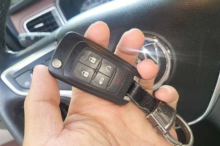 Used Buick GL8 2018 28T Luxury Model China VI Standard Vehicle Key