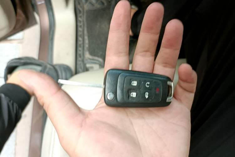 Used Buick GL8 2018 28T Luxury Model China VI Standard Vehicle Key