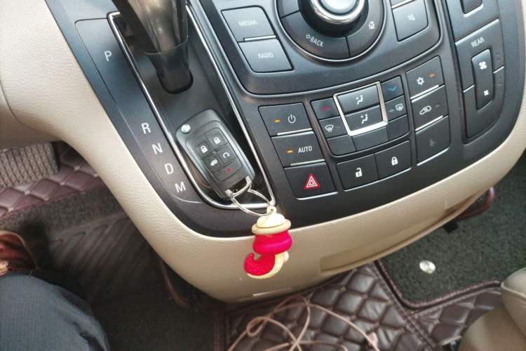 Used Buick GL8 2018 28T Luxury Model China VI Standard Vehicle Key