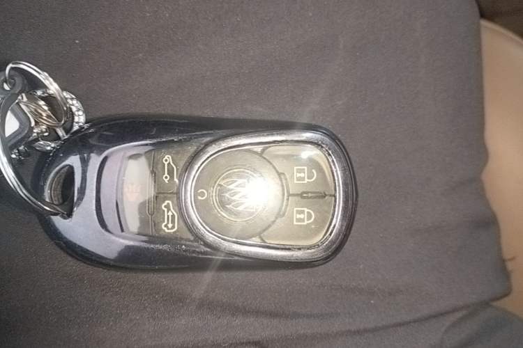 Used Buick GL8 2018 ES 28T Flagship Model China VI Standard Vehicle Key