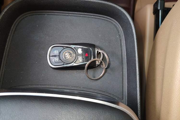 Used Buick GL8 2018 ES 28T Flagship Model China VI Standard Vehicle Key