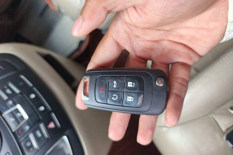 Used Buick GL8 2018 28T Luxury Model China VI Standard Vehicle Key