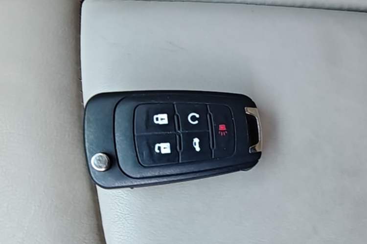 Used Buick GL8 2018 28T Luxury Model China VI Standard Vehicle Key