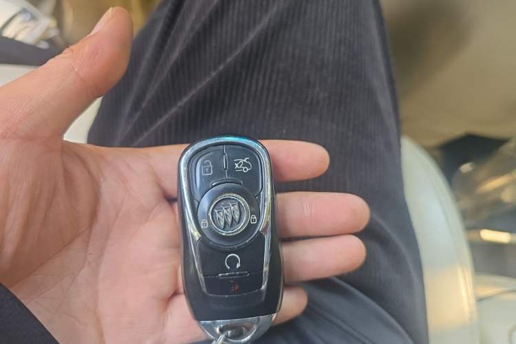Used Buick GL8 2018 28T Luxury Model China VI Standard Vehicle Key