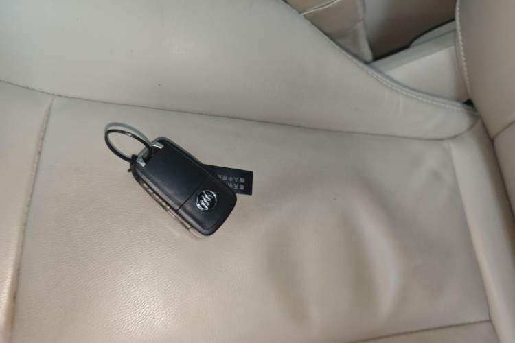 Used Buick GL8 2018 28T Luxury Model China VI Standard Vehicle Key