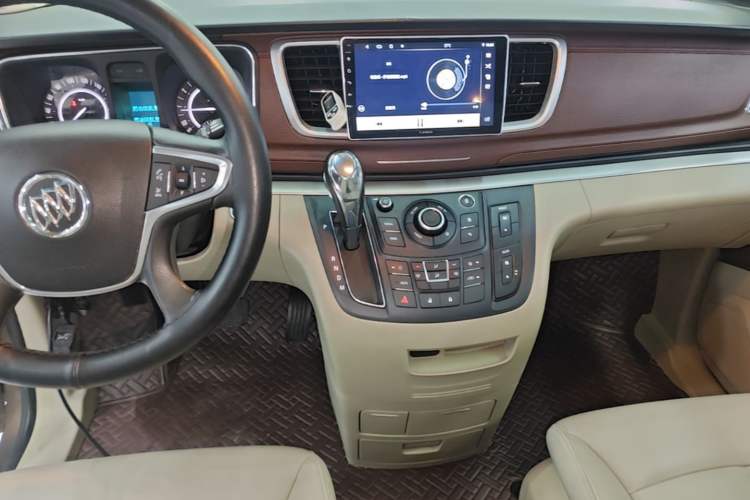 Used Buick GL8 2018 28T Luxury Model China VI Standard Audio And AC Panel