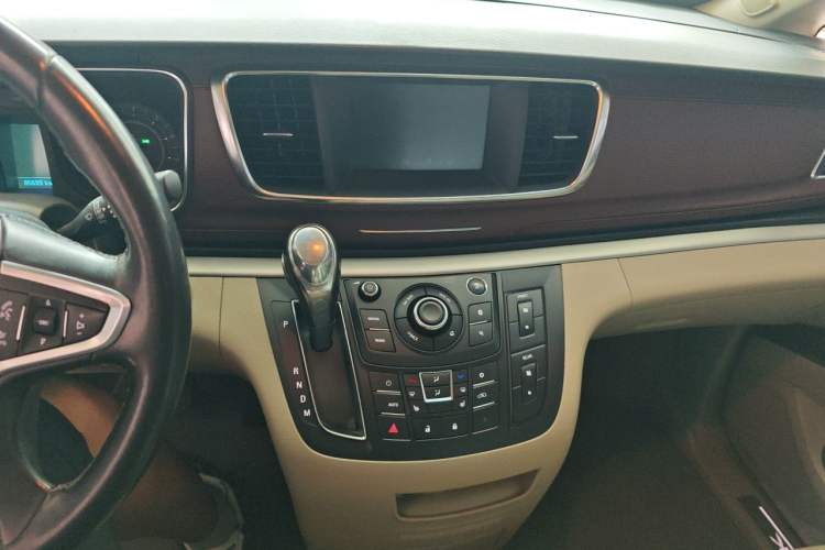 Used Buick GL8 2018 28T Prestige Version China VI Standard Audio And AC Panel