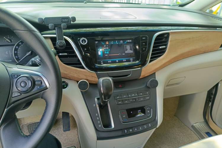 Used Buick GL8 2018 ES 28T Comfort Model China VI Standard Audio And AC Panel