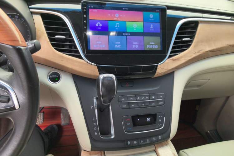 Used Buick GL8 2018 ES 28T Comfort Model China VI Standard Audio And AC Panel