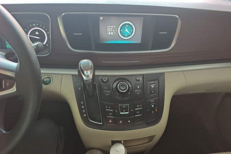 Used Buick GL8 2018 28T Comfort Model China VI Standard Audio And AC Panel