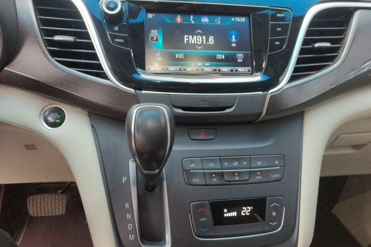 Used Buick GL8 2018 ES 28T Comfort Model China VI Standard Audio And AC Panel