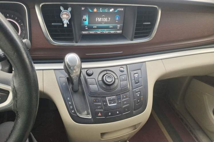 Used Buick GL8 2018 28T Comfort Model China VI Standard Audio And AC Panel
