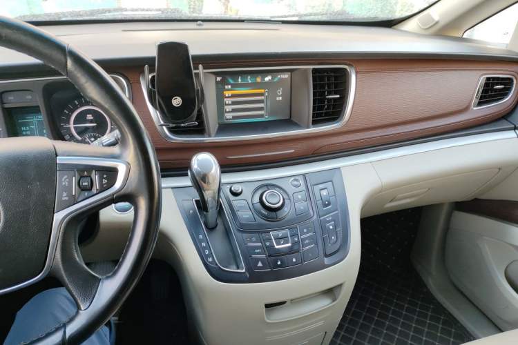 Used Buick GL8 2018 28T Luxury Model China VI Standard Audio And AC Panel