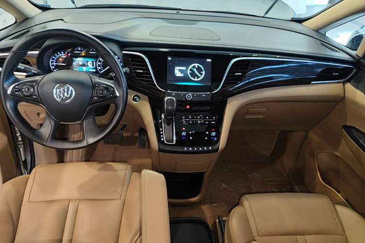 Used Buick GL8 2018 ES 28T Luxury Model China VI Standard Audio And AC Panel