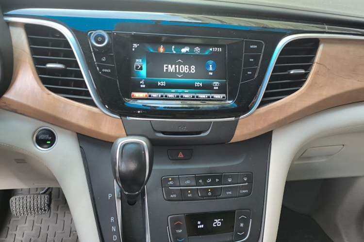Used Buick GL8 2018 ES 28T Comfort Model China VI Standard Audio And AC Panel