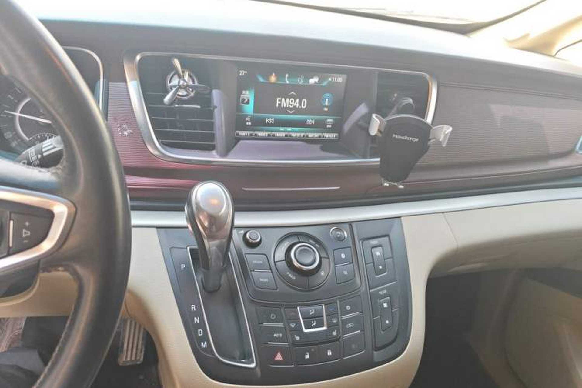 Used Buick GL8 2018 28T Prestige Version China VI Standard Audio And AC Panel