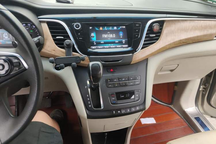 Used Buick GL8 2018 ES 28T Comfort Model China VI Standard Audio And AC Panel
