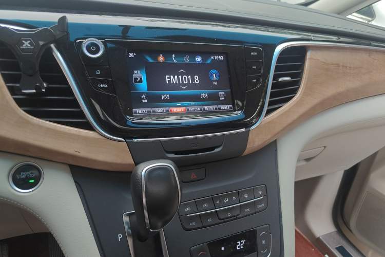 Used Buick GL8 2018 ES 28T Comfort Model China VI Standard Audio And AC Panel