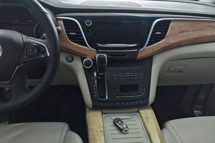 Used Buick GL8 2018 ES 28T Comfort Model China VI Standard Audio And AC Panel