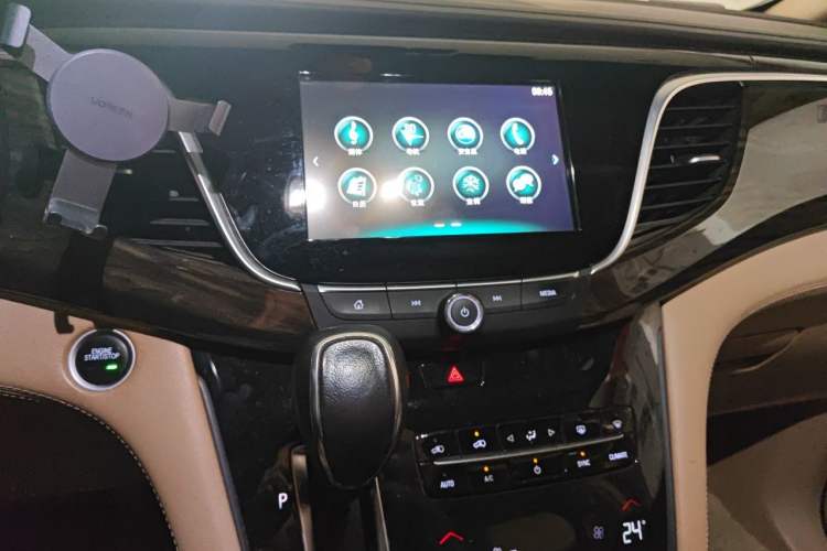 Used Buick GL8 2018 ES 28T Luxury Model China VI Standard Audio And AC Panel