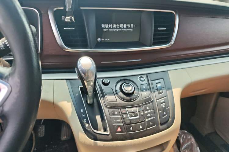 Used Buick GL8 2018 28T Luxury Model China VI Standard Audio And AC Panel