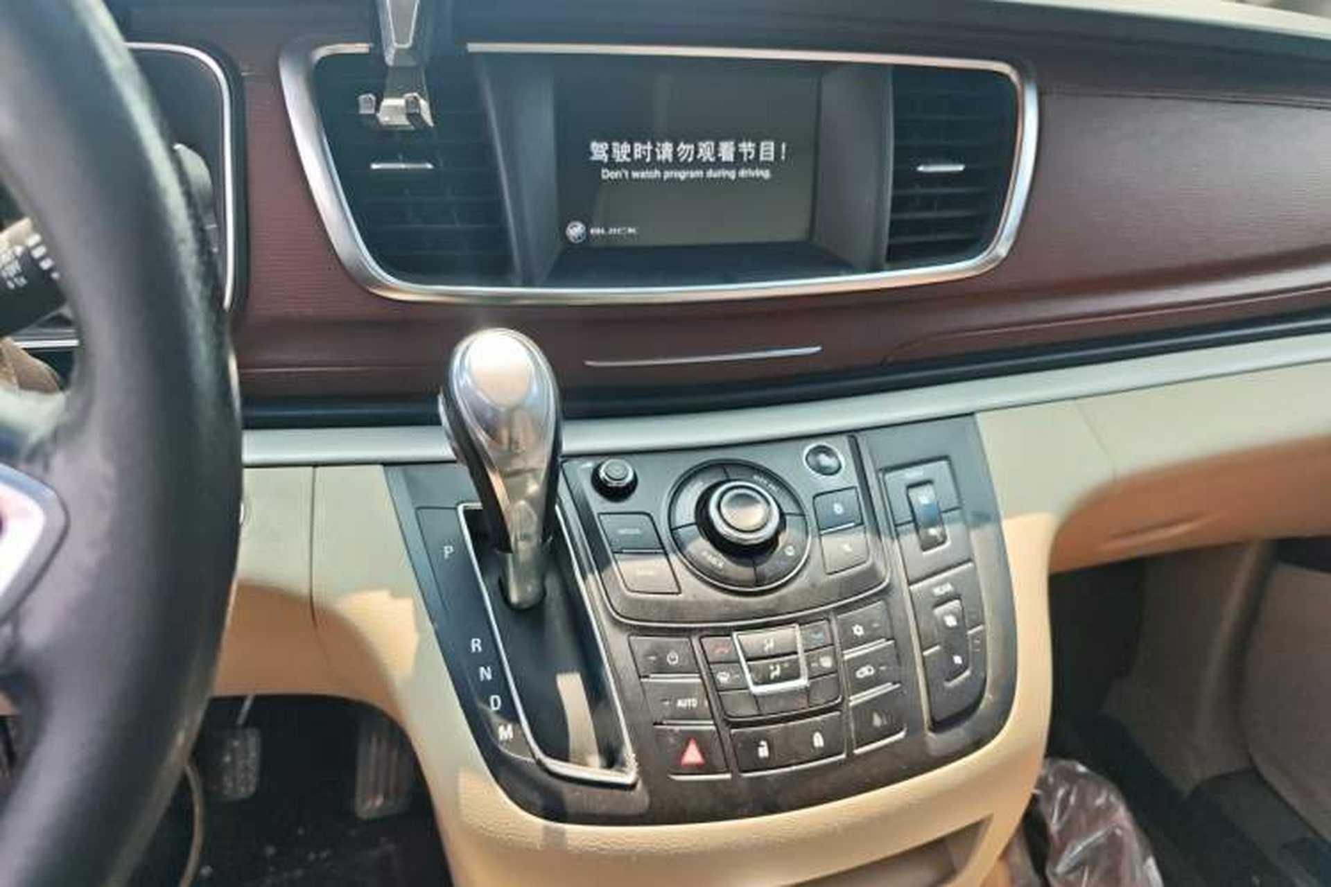Used Buick GL8 2018 28T Luxury Model China VI Standard Audio And AC Panel