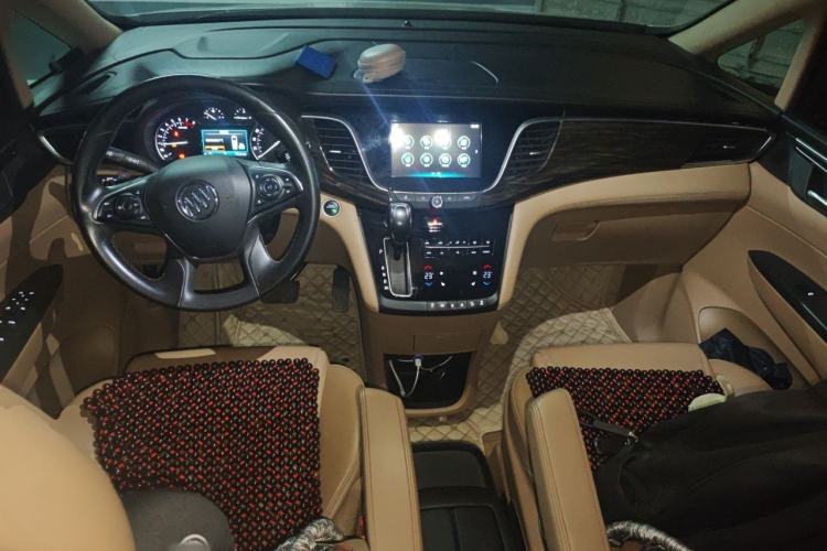 Used Buick GL8 2018 ES 28T Luxury Model China VI Standard Center Console