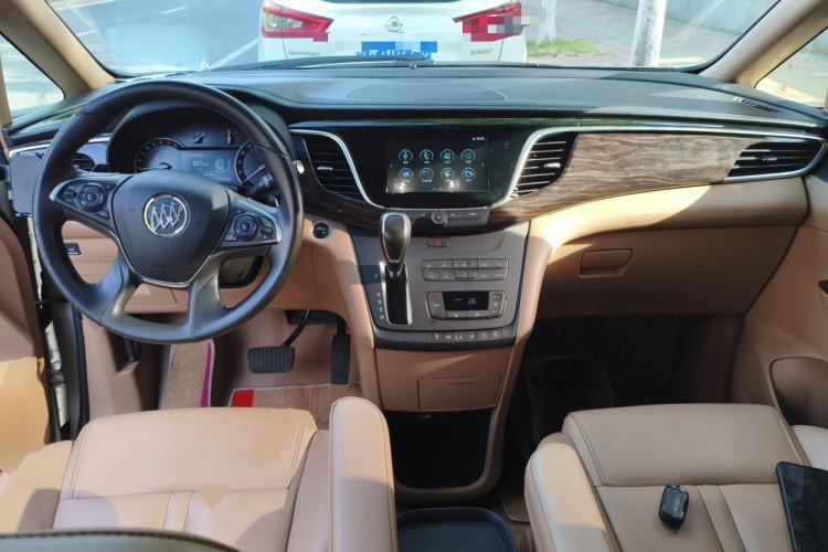 Used Buick GL8 2018 ES 28T Premium Model China VI Standard Center Console