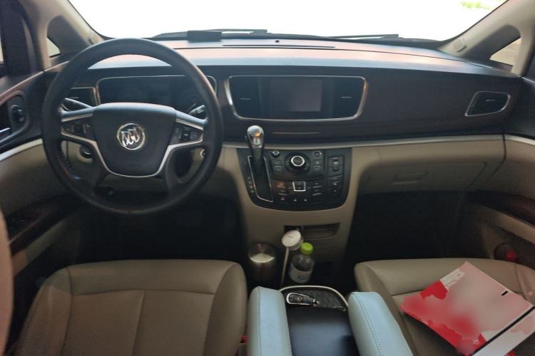 Used Buick GL8 2018 28T Comfort Model China VI Standard Center Console