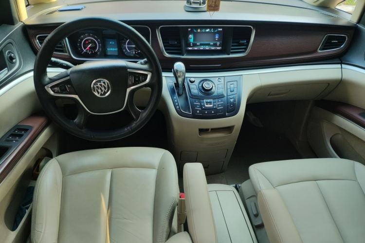 Used Buick GL8 2018 28T Prestige Version China VI Standard Center Console