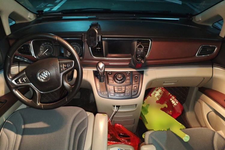Used Buick GL8 2018 28T Luxury Model China VI Standard Center Console