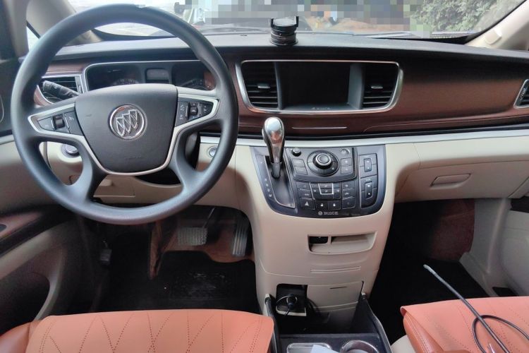 Used Buick GL8 2018 28T Comfort Model China VI Standard Center Console