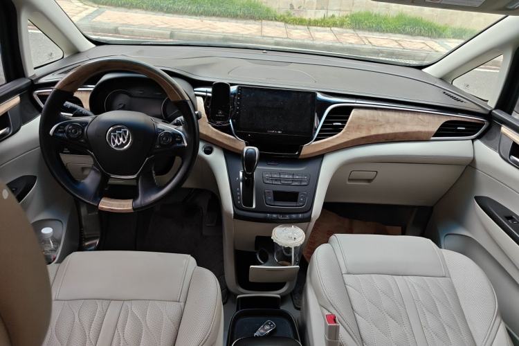 Used Buick GL8 2018 ES 28T Comfort Model China VI Standard Center Console