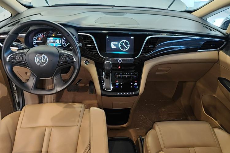 Used Buick GL8 2018 ES 28T Luxury Model China VI Standard Center Console