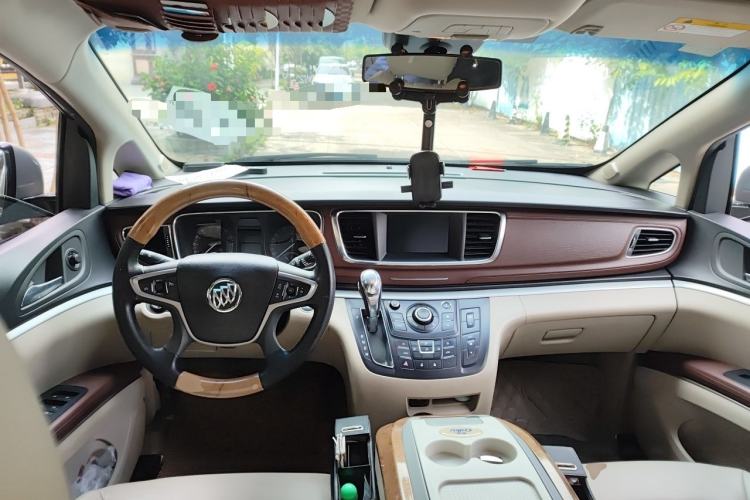 Used Buick GL8 2018 28T Comfort Model China VI Standard Center Console
