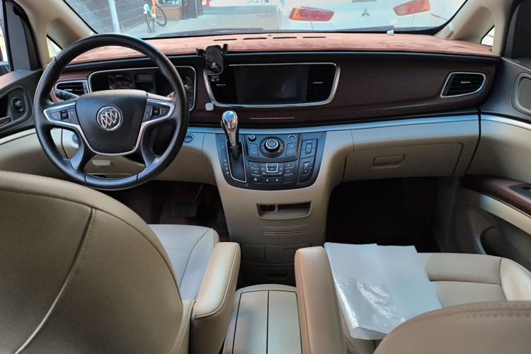 Used Buick GL8 2018 28T Prestige Version China VI Standard Center Console