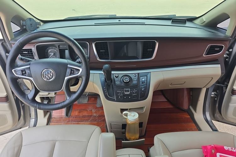 Used Buick GL8 2018 28T Luxury Model China VI Standard Center Console