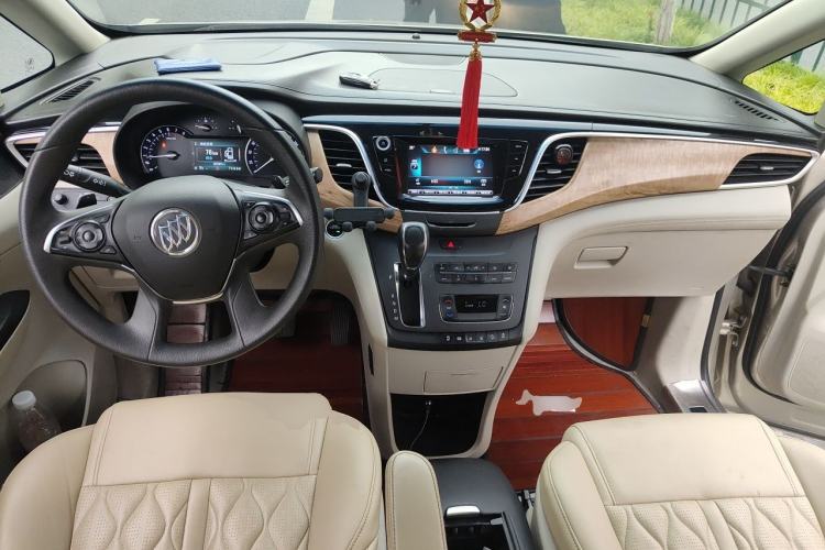 Used Buick GL8 2018 ES 28T Comfort Model China VI Standard Center Console