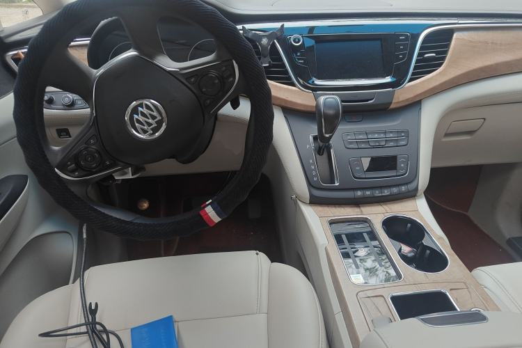 Used Buick GL8 2018 ES 28T Comfort Model China VI Standard Center Console