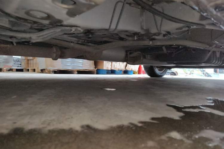 Used Buick GL8 2018 28T Luxury Model China VI Standard Chassis Front Left