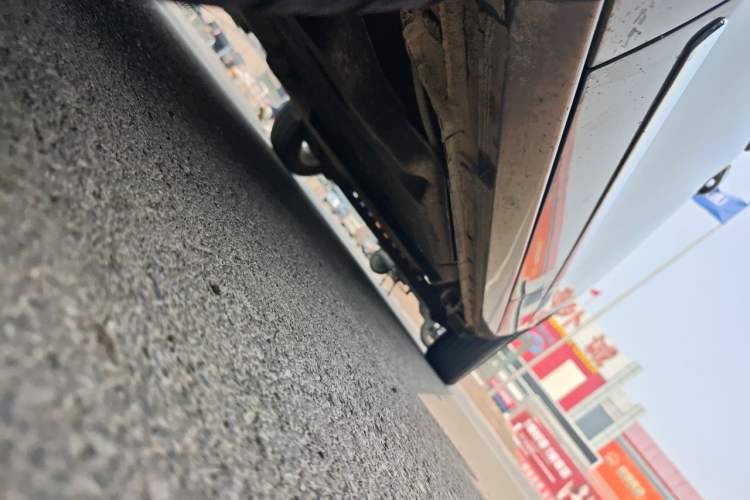Used Buick GL8 2018 28T Luxury Model China VI Standard Chassis Front Left