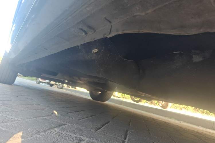 Used Buick GL8 2018 28T Luxury Model China VI Standard Chassis Front Right