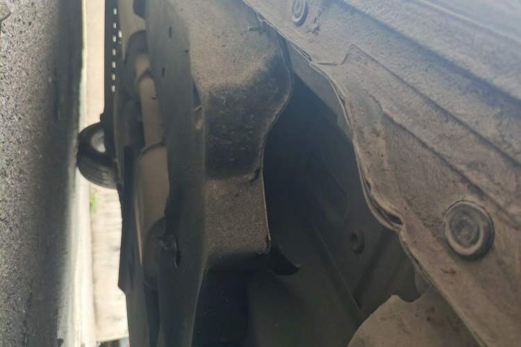 Used Buick GL8 2018 28T Luxury Model China VI Standard Chassis Front Right